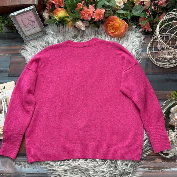 Vince Camuto Center Seam Crewneck Sweater in Paradox - Picture 10 of 11